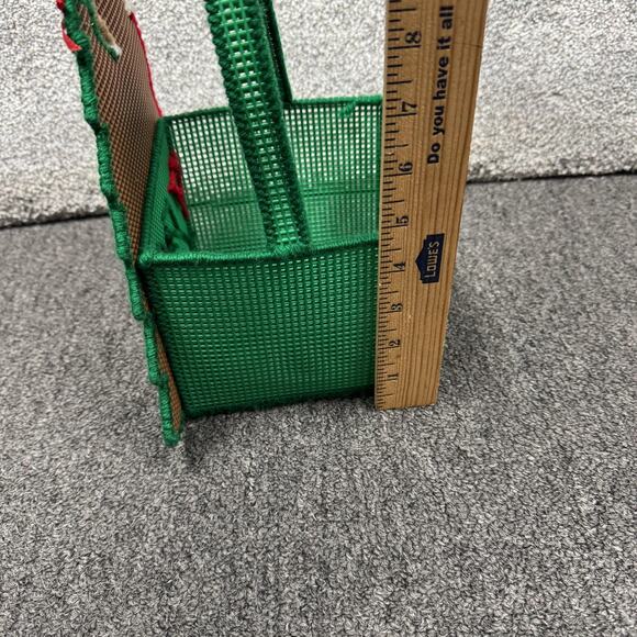 Vintage Handmade Plastic Canvas Christmas Bear Tree Basket Needlepoint Holiday - Picture 8 of 10